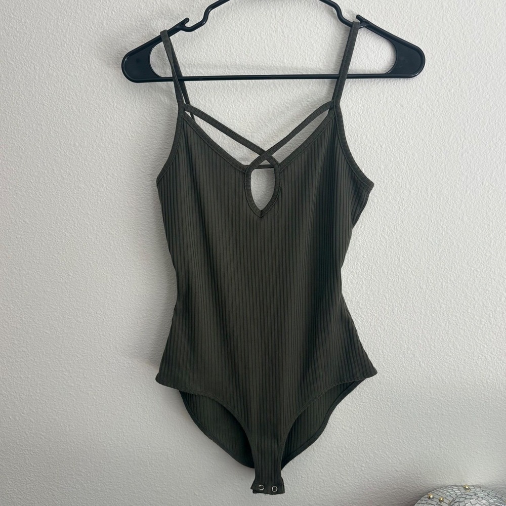 Charlotte Russe Olive Green Ribbed Strappy Keyhole Bodysuit Snap Crotch Size S